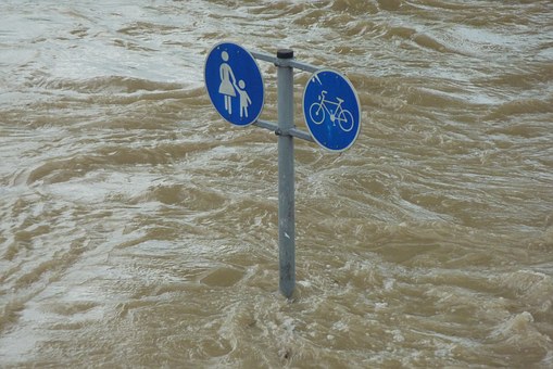 洪水による水の被害